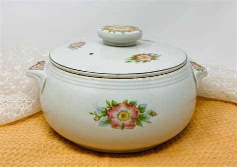 Small Bowl - 6" diam x 3" deep. . Halls superior quality kitchenware rose white 658